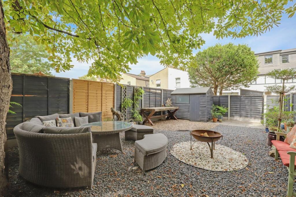 13-9cc5JHPropWpen - Flat 5, 25 Samos Road - 37.jpg