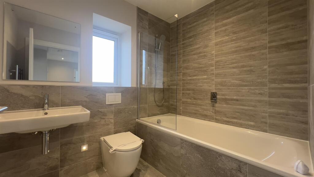 Luxurious Family Bathroom
