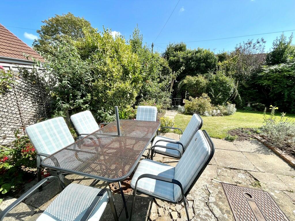 2 Cudlow Ave Pati...