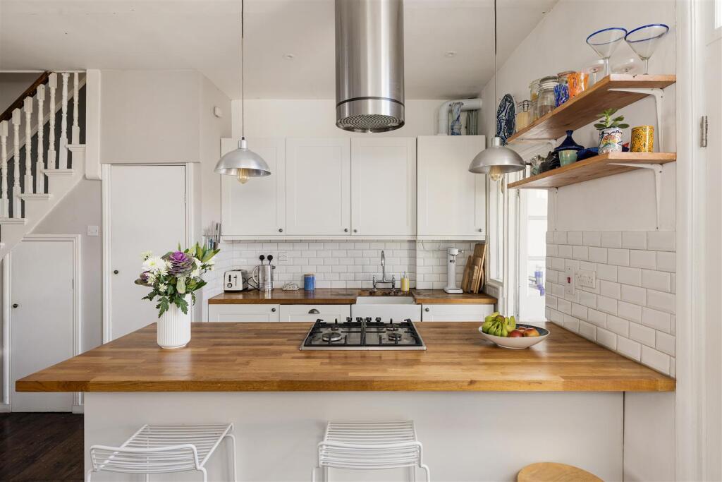 Dagenham Road, E10