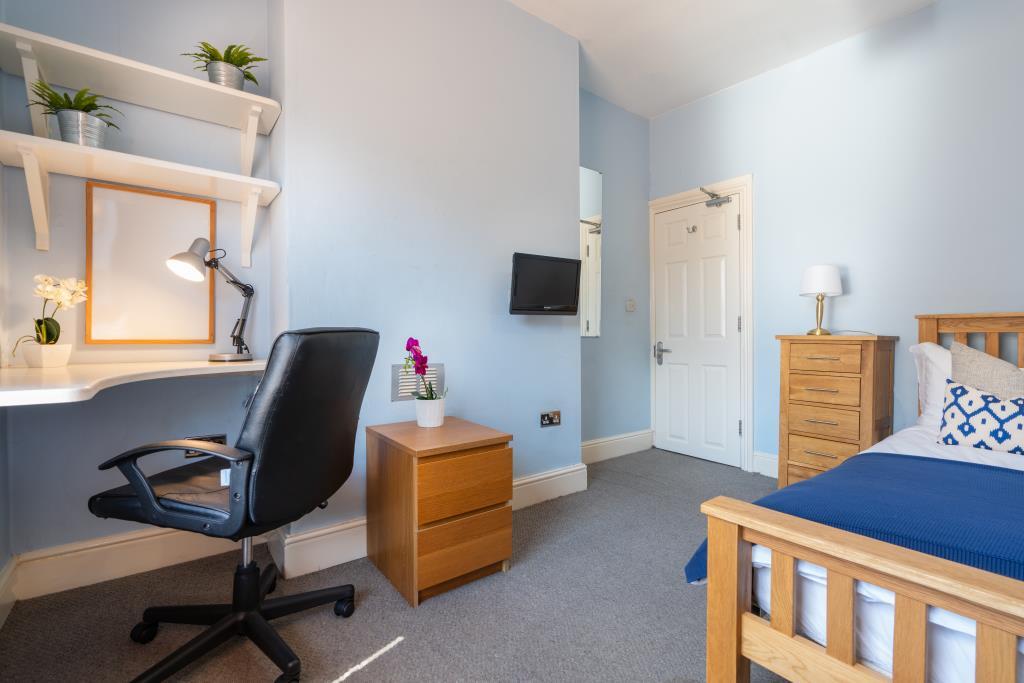 17 York Road - bedroom