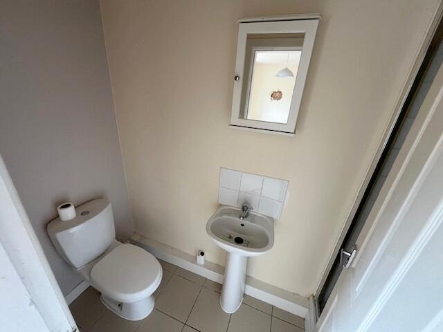 FLAT 4