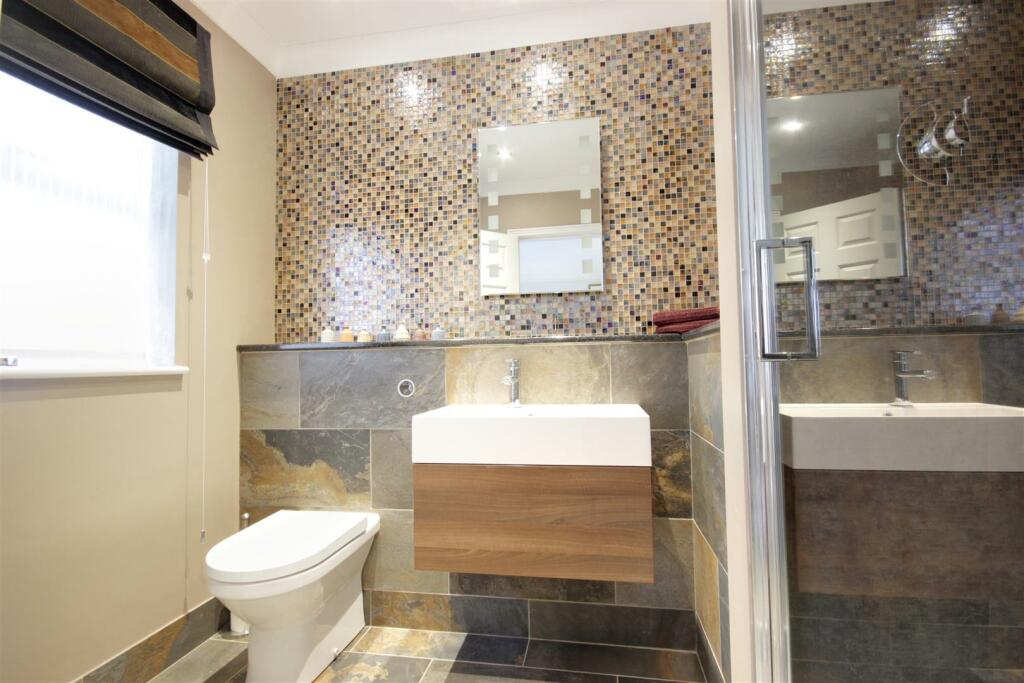 ENSUITE SHOWER ROOM