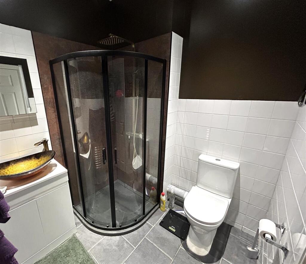 En-suite Shower room