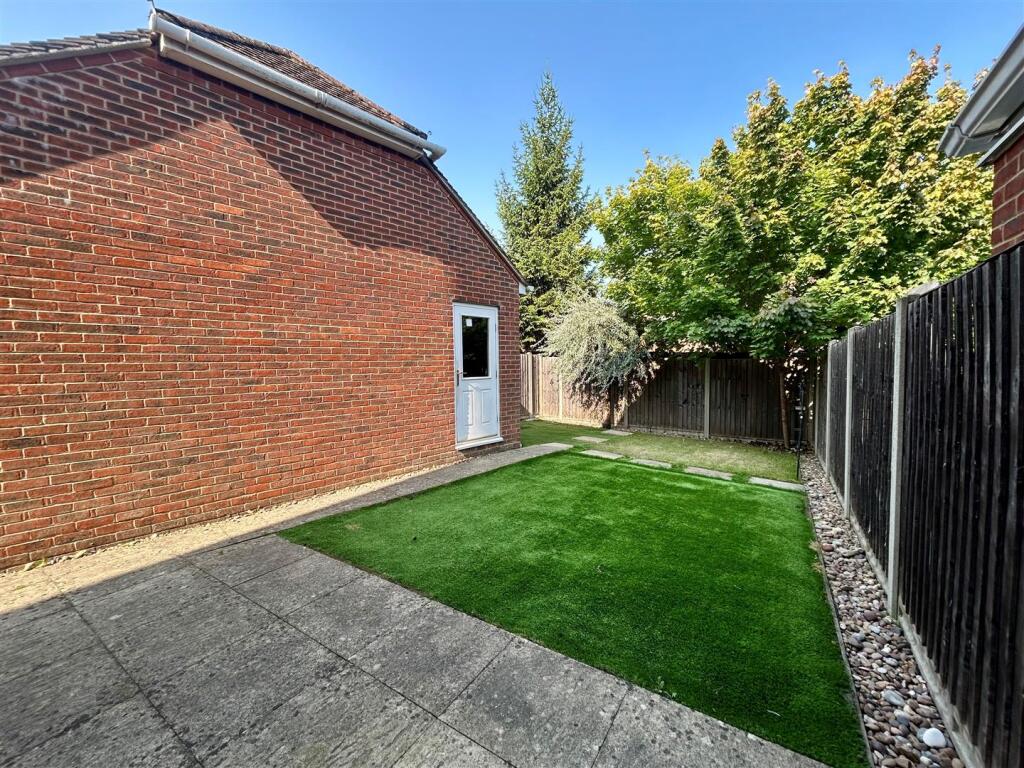 5 Le Freth Drive garden.jpg