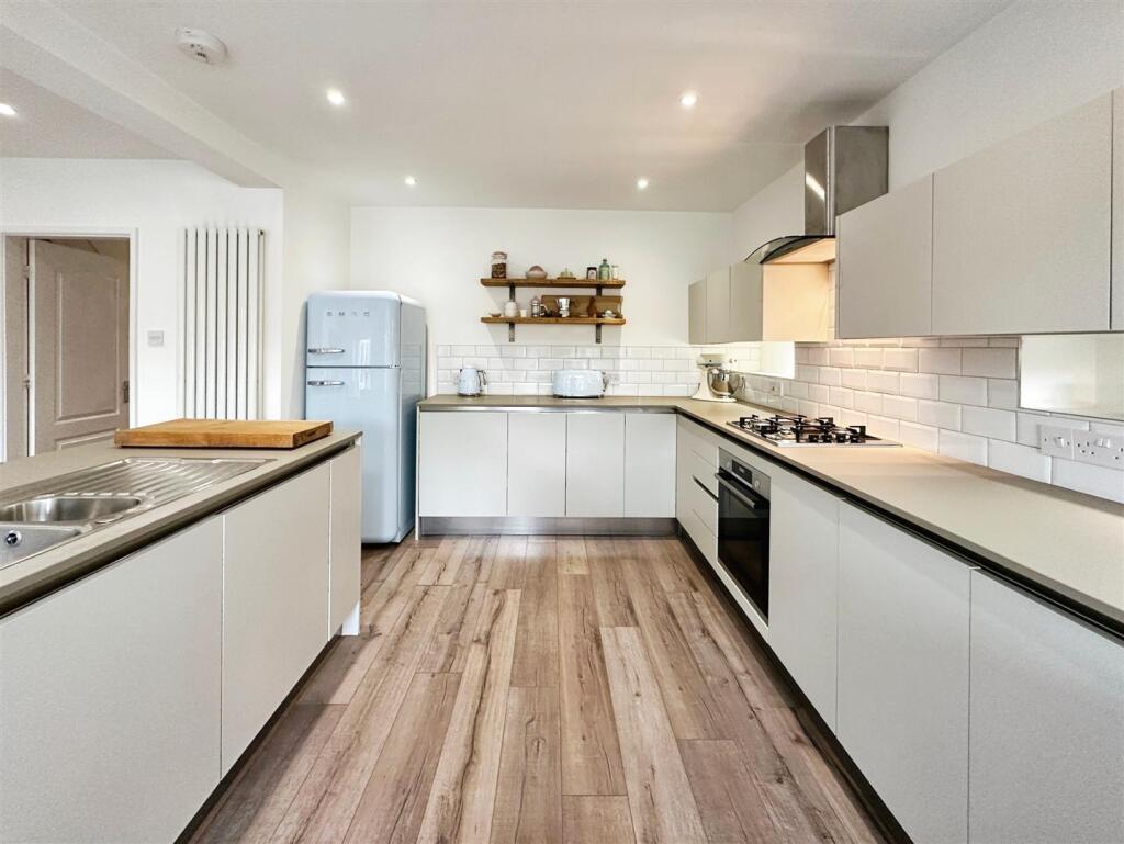 7501803d-image_picker_17B89808-2F54-4A17-A0DA-57D1