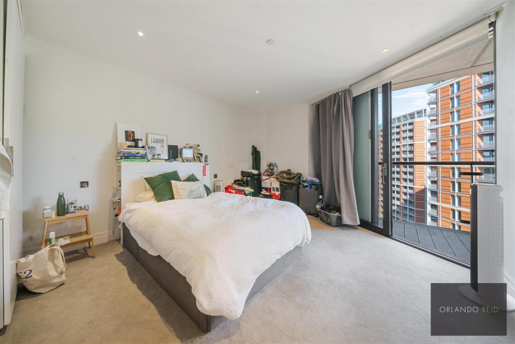 Flat 65, 4 Riverlight Quay SW11 8DG-11.jpg