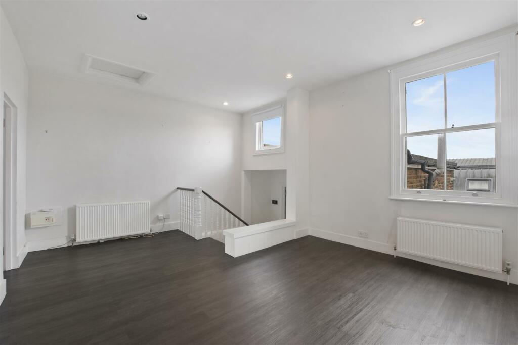 09-cef7GCWT - TFF - 23 Pember Road - Reception 2 -