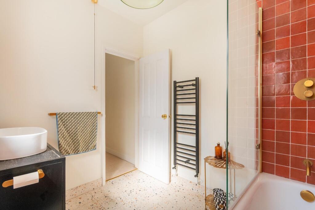 1W9SAN - Bathroom A.jpg