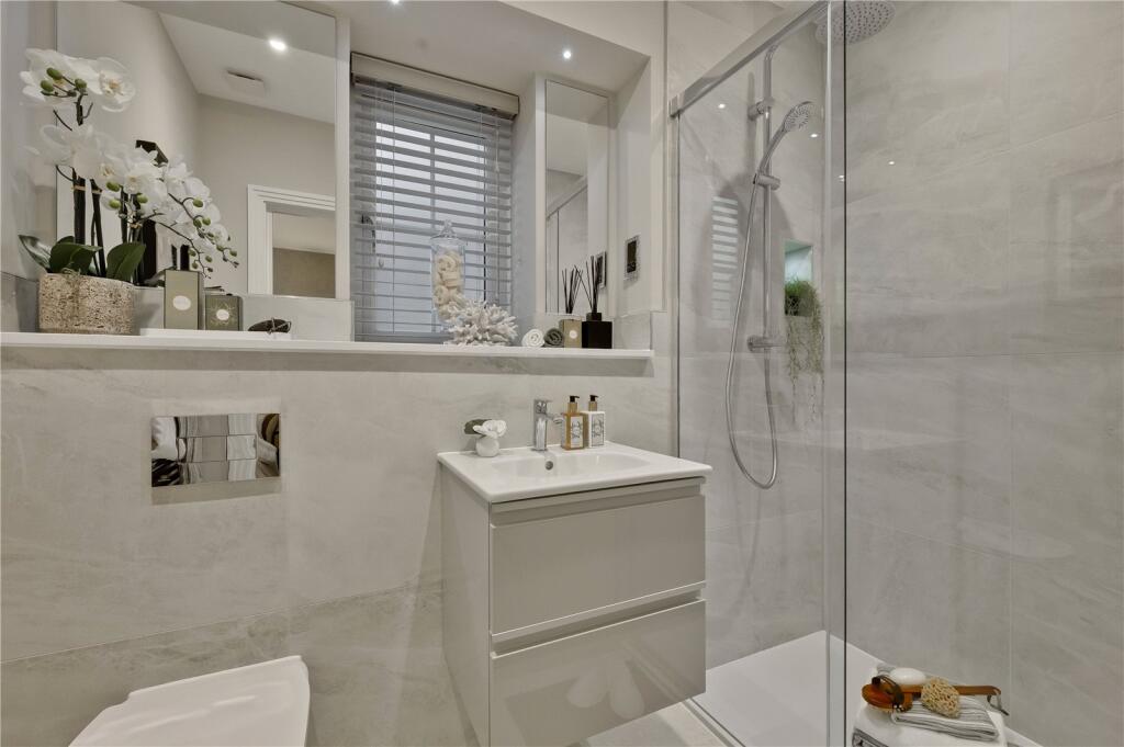Bed 1 En Suite