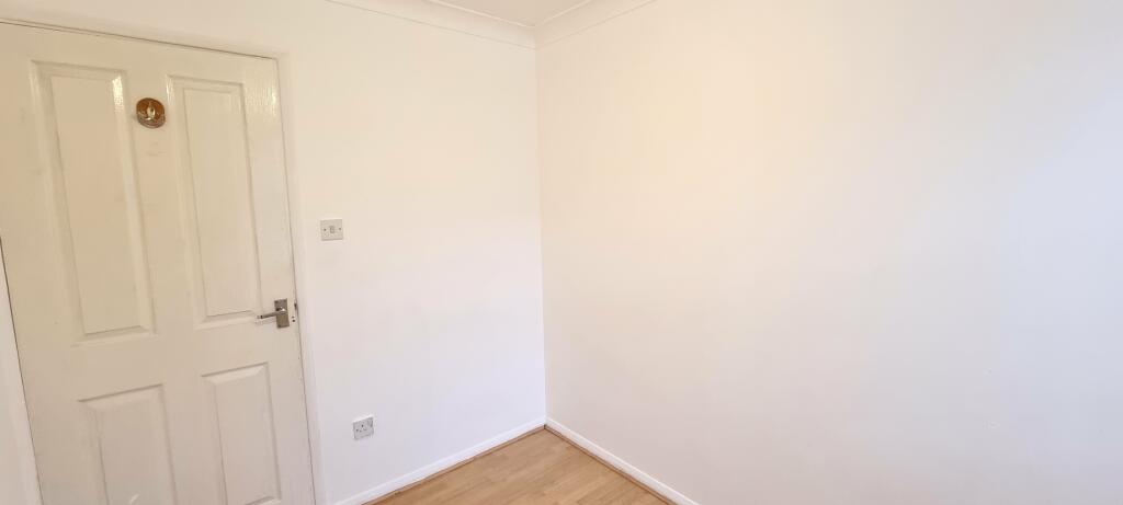Bedroom 1 (1)