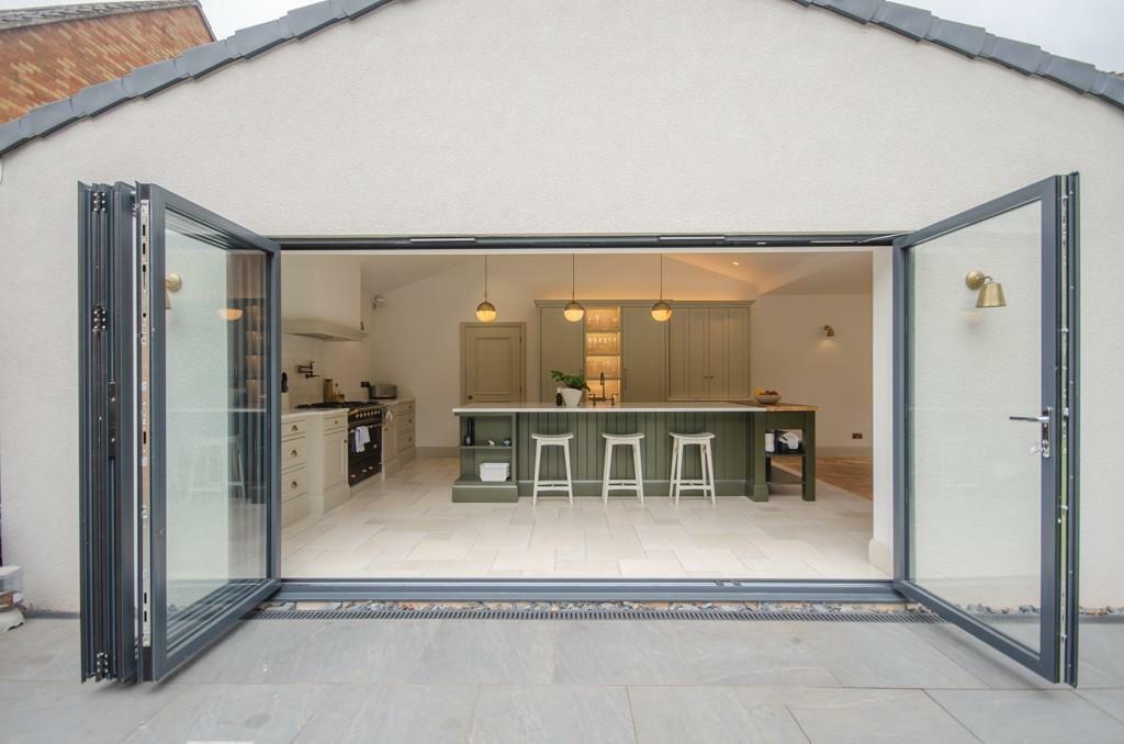Bi-folds to kitchen.jpg