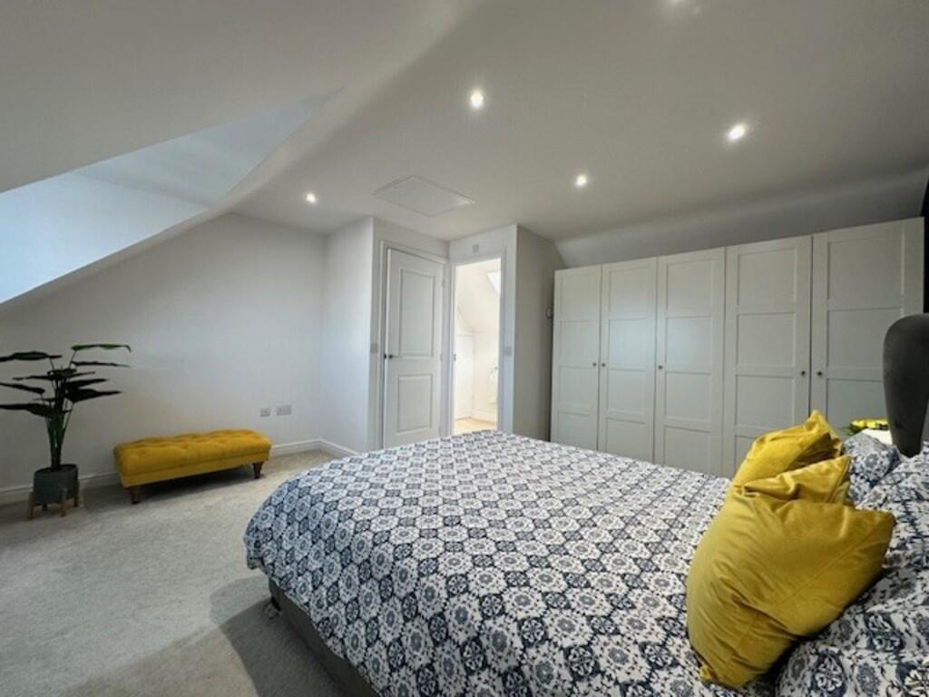 bed 1 reverse cor...