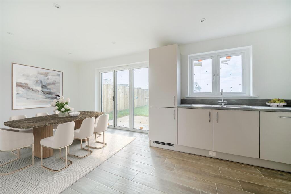 Dining Area.jpg