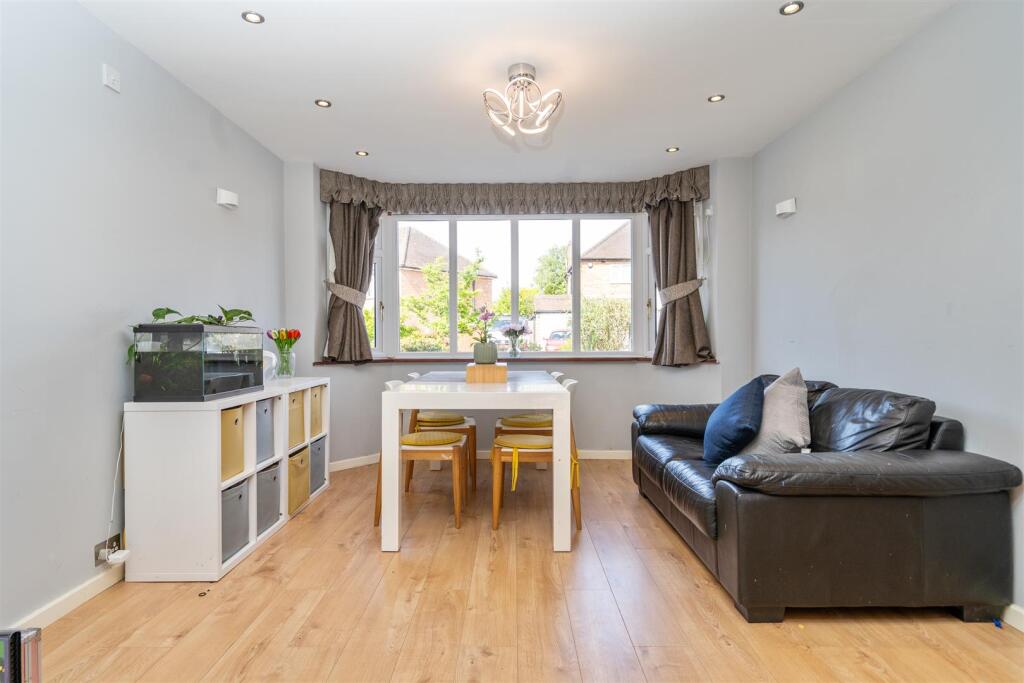 30 Cambridge Avenue_6.jpg