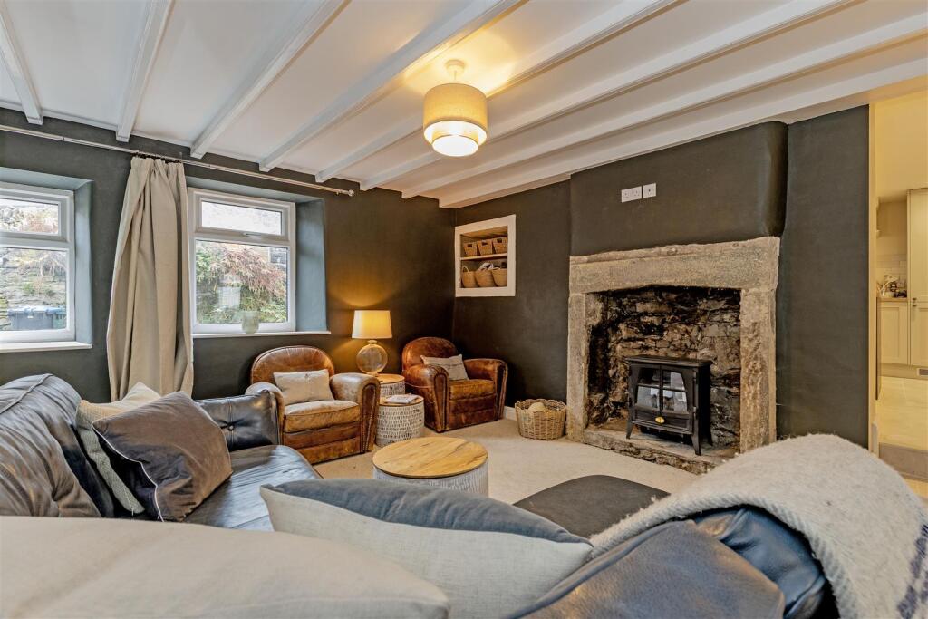 Reception Room-3.jpg