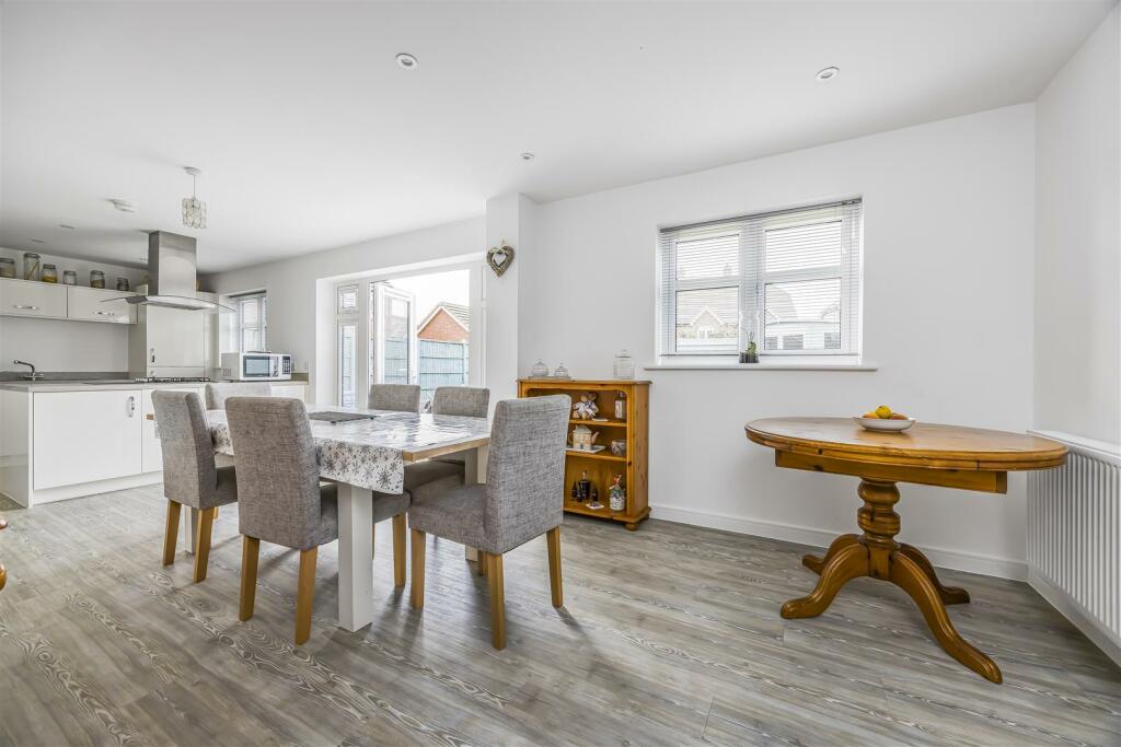 1 Foster Close, Emsworth-PorticoMarketing-Nexa-34.