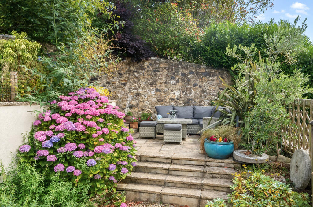 1323786-19-68700f...