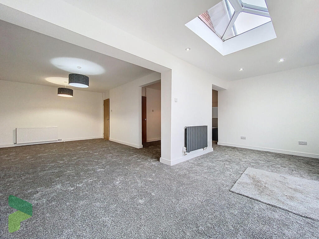 Open Plan Sitting...