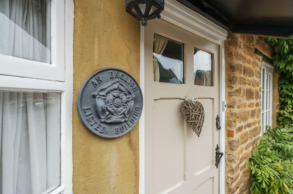 23 Main Road, Crick