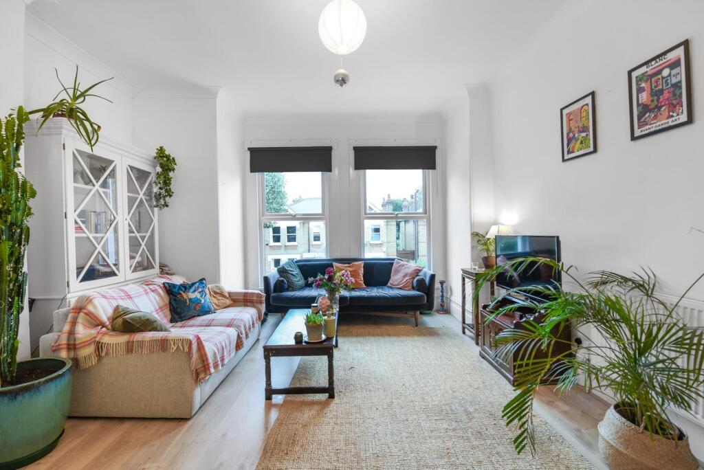 1533100065 - 82c South Croxted Road, SE21 - 3.jpg