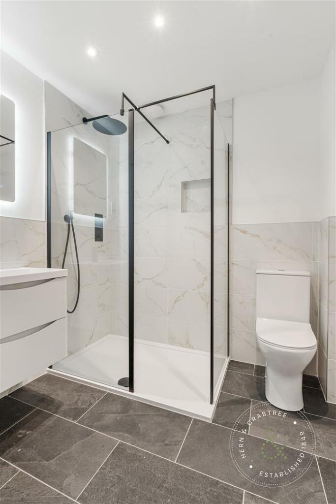 Cathedral Road, Apt 3, HernCrabtree (16).jpg