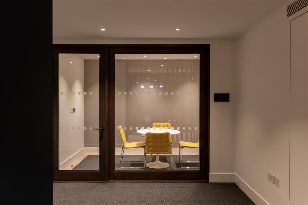 Grange-Apartment 1501, 3 Merchant Square-78_Hi.jpg