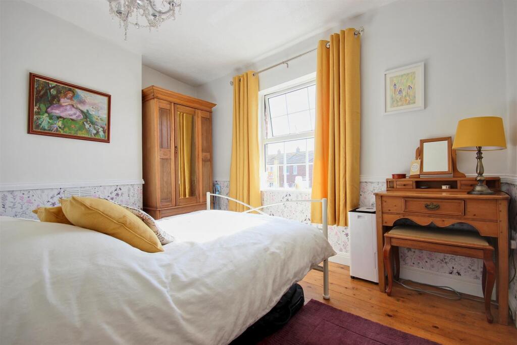 BEDROOM 3 (FRONT)