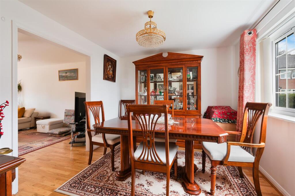 CUDDINGTON CLOSE, (6).jpg