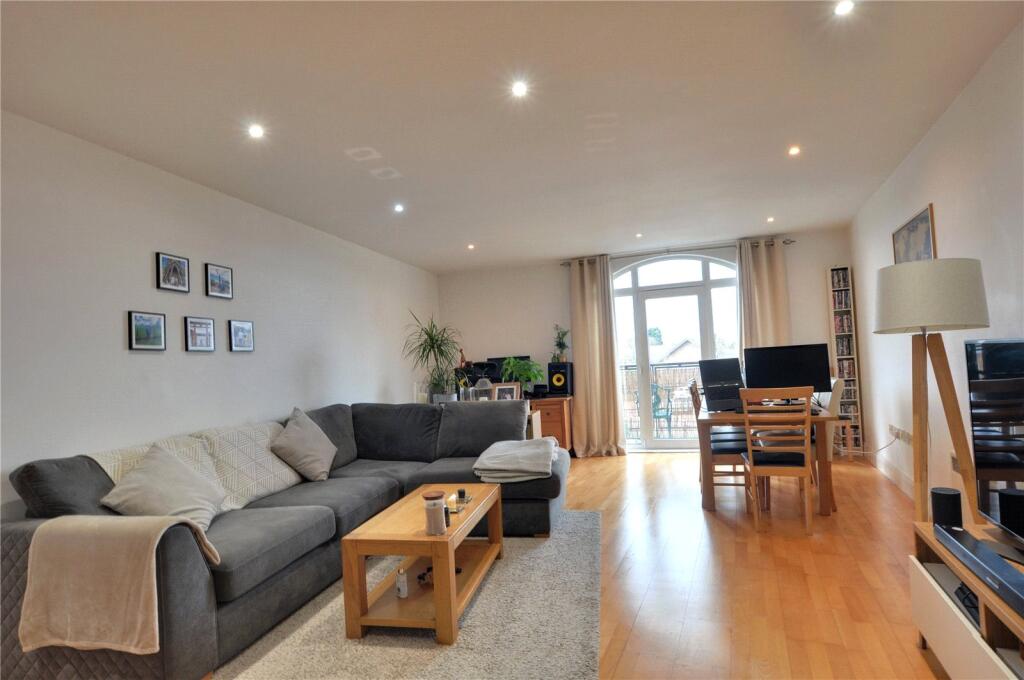 Living/Dining Room