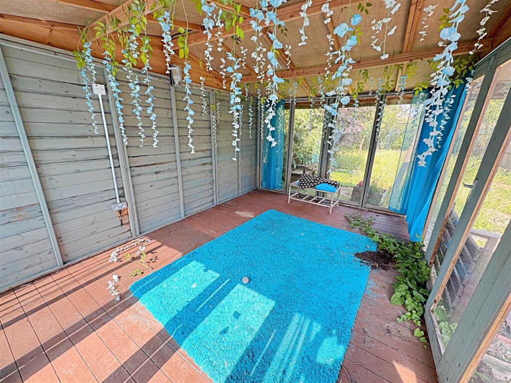 SUMMER HOUSE