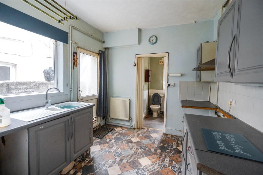Kitchen (2)