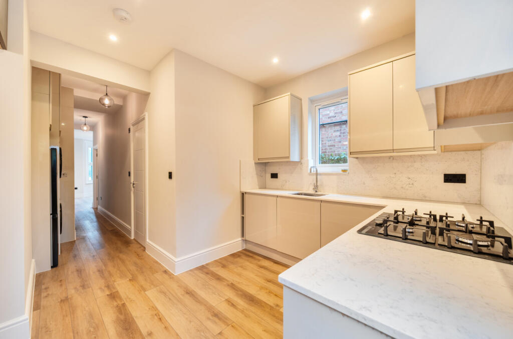 1365603-7-68f096d...