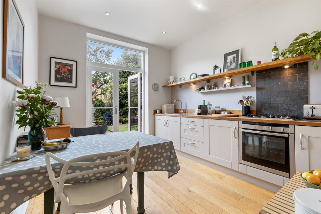 122 Birkby Hall Rd, Birkby 09_297.png