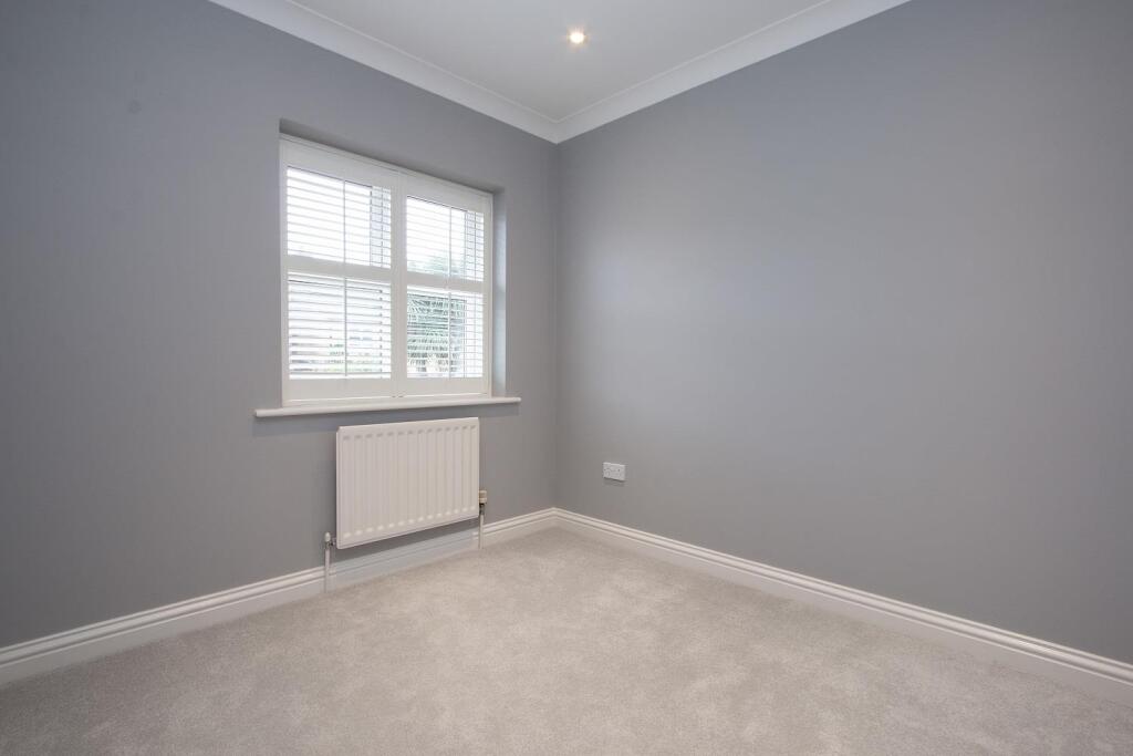 14 Hadleigh Drive, Sutton bedroom 2.jpg