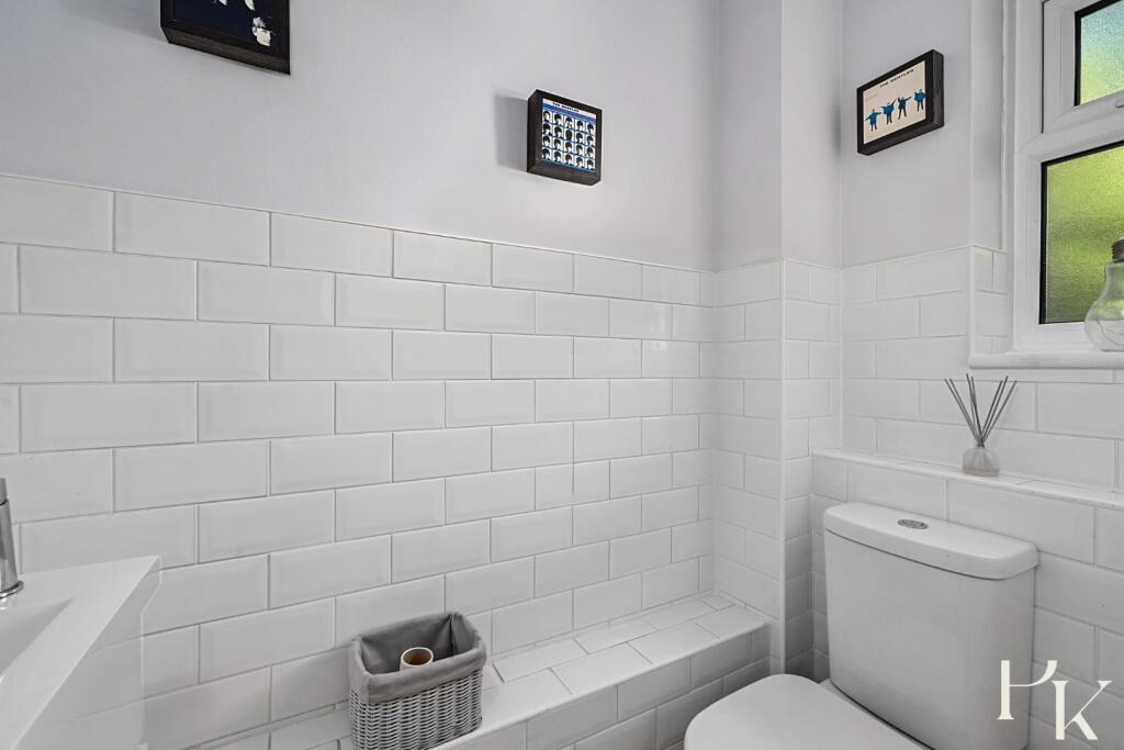 22 Hangleton Manor Close, BN3 (10).jpg