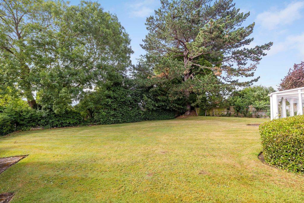 3 Elm Close, Leatherhead, Surrey, KT22 8HA-21.jpg