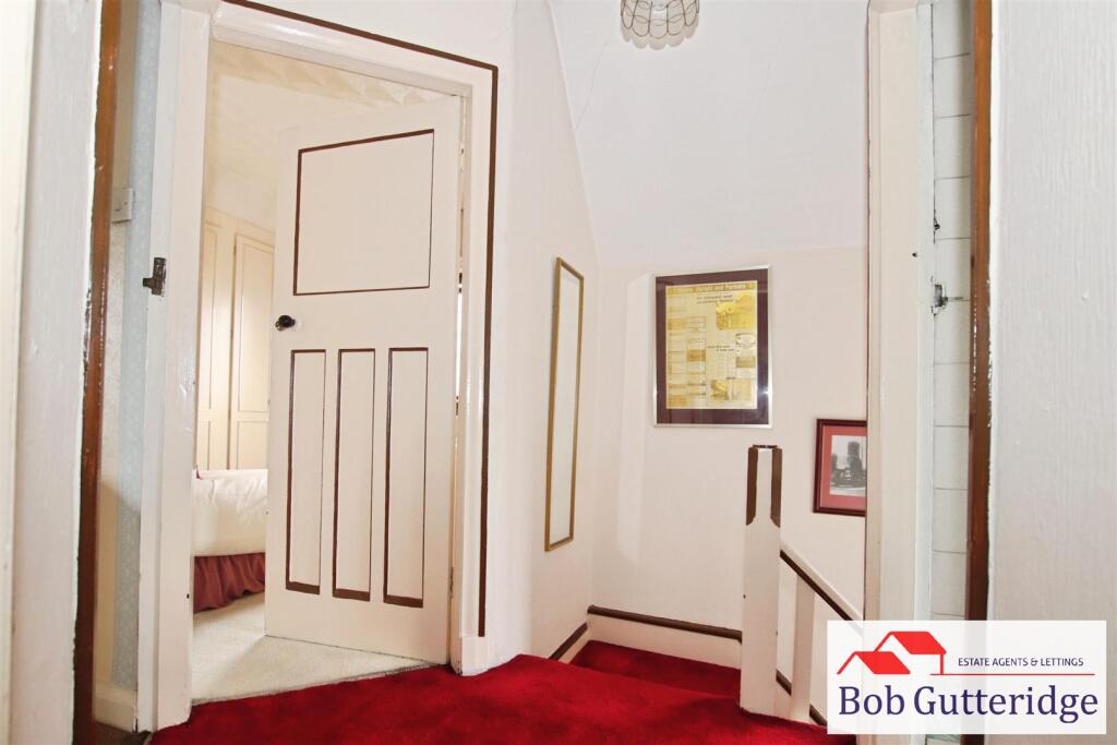 FIRST FLOOR LANDING