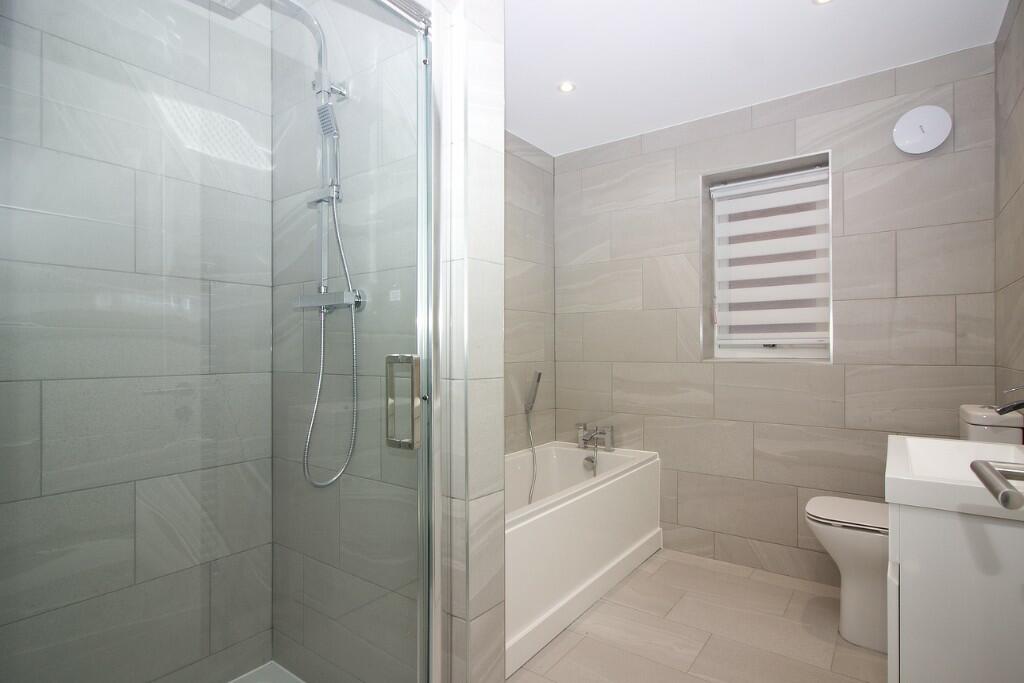 Bath &amp; shower room