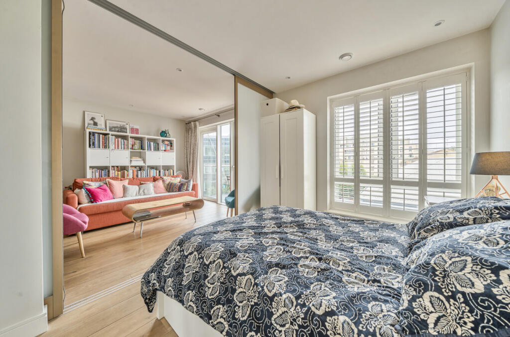 1343525-9-68b19b7...