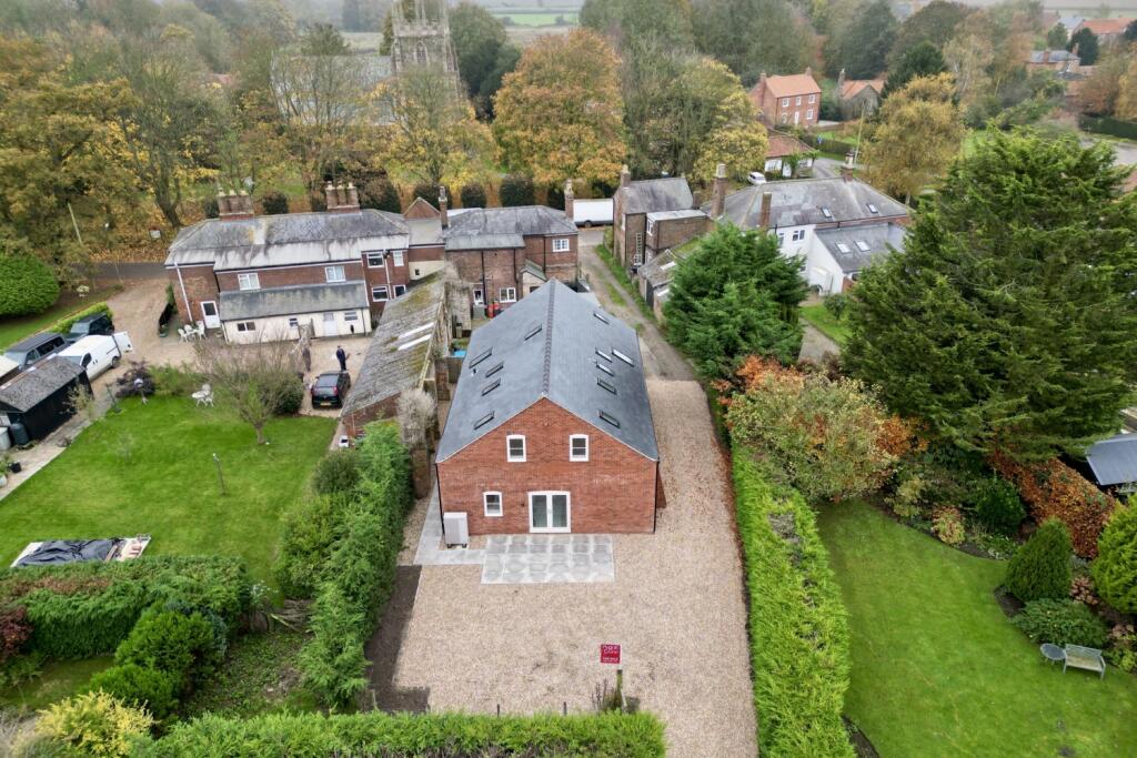 dji_fly_20241103_020344_246_1730893674310_photo