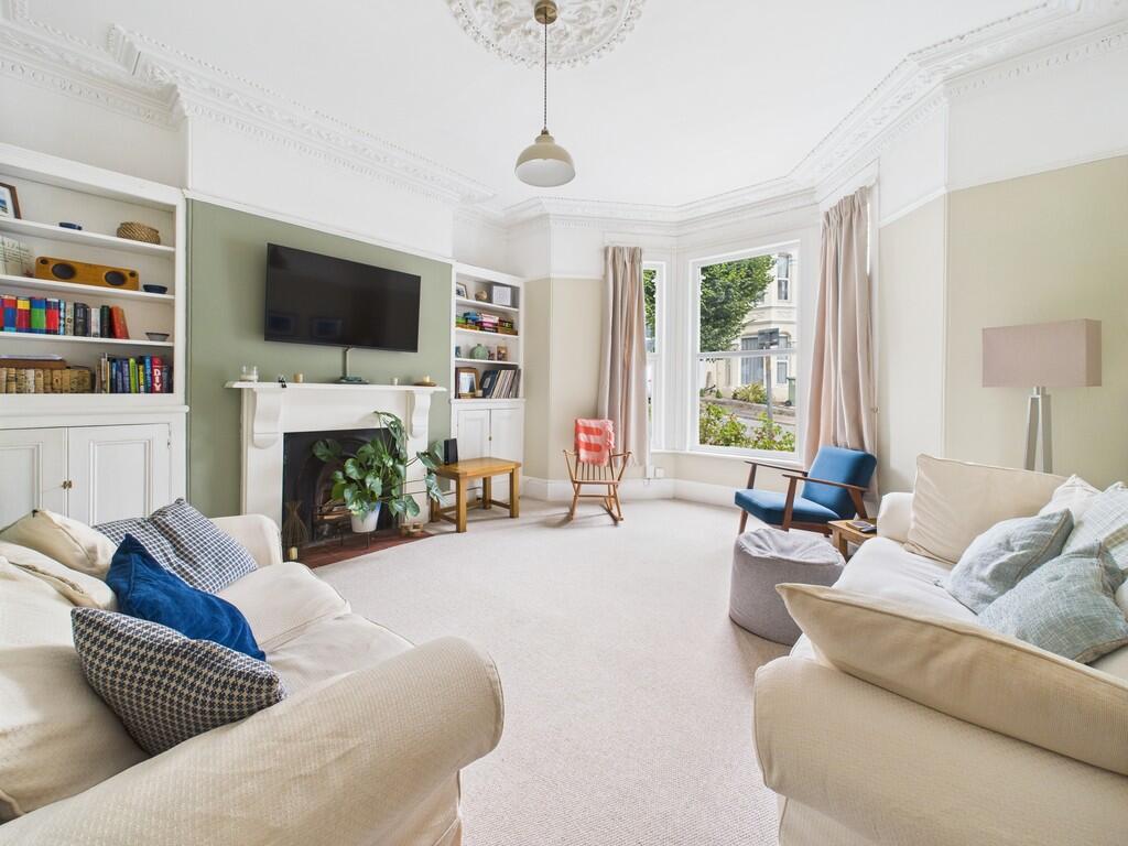 CAM02089G0-PR0541...