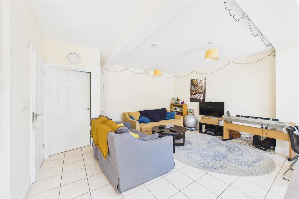 42 Frome Valley Road, Frenchay, Bristol BS16 1HE |