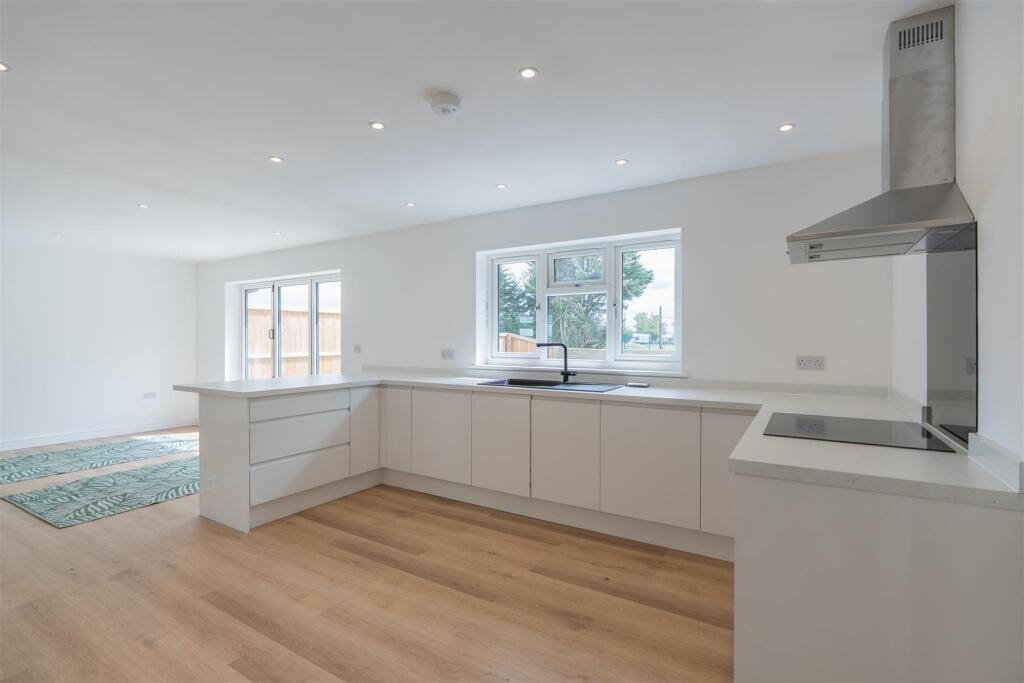 76 Chapel Street-1.jpg