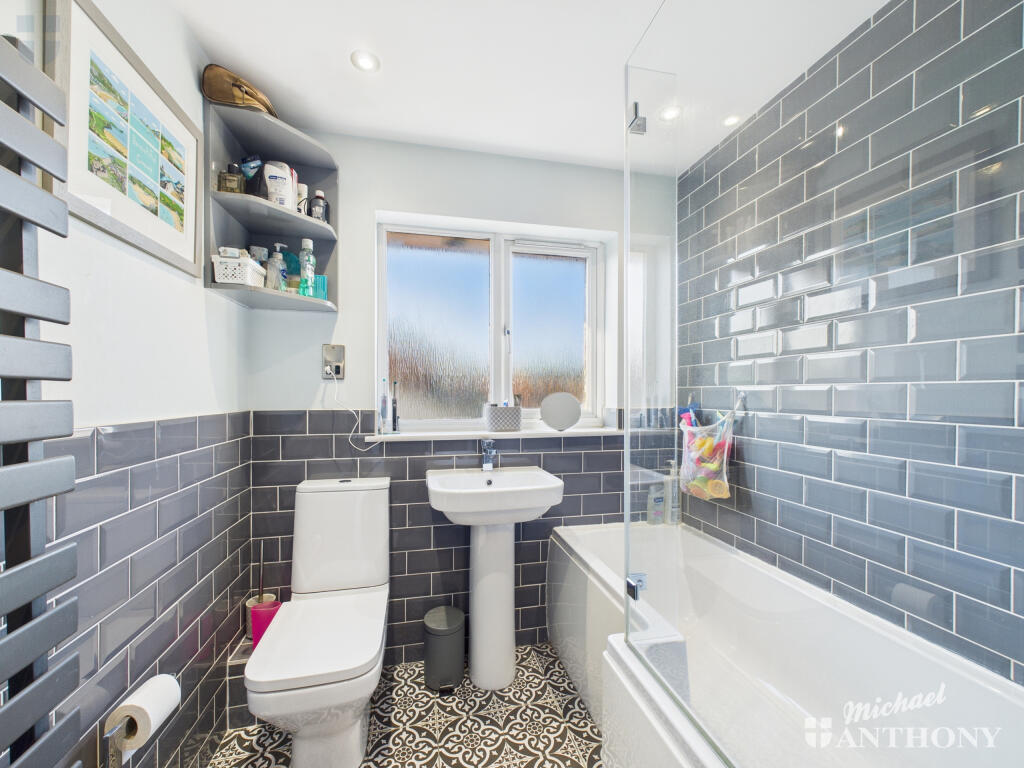 CAM03218G0-PR0831-STILL004