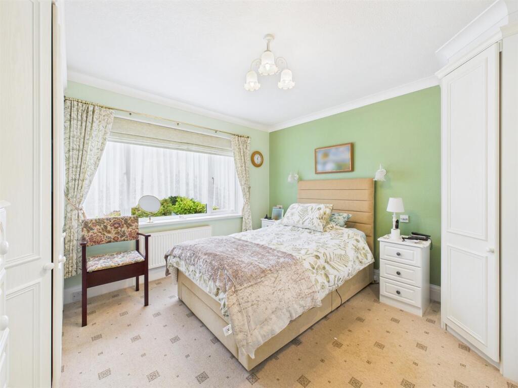 Bedroom: