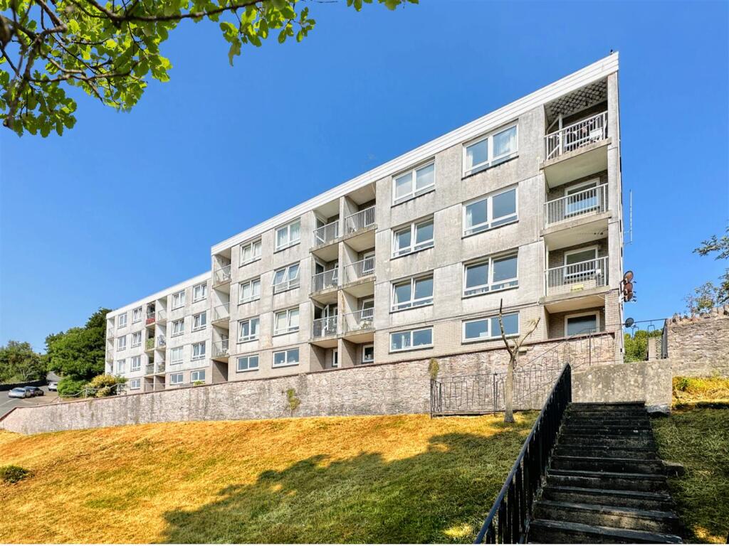 Front right quarter.JPG