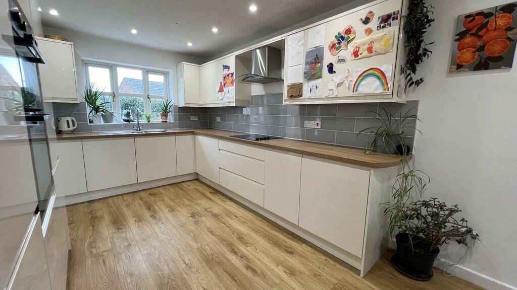 Kitchen/dining ro...