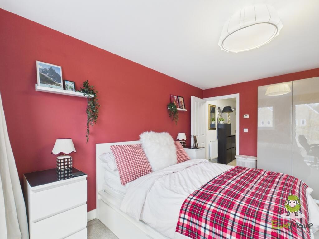 EweMove Estate Agents Basingstoke - Fleetlands Hou