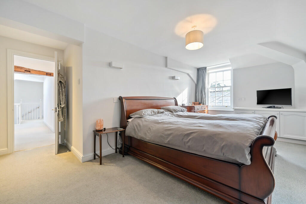 Fold End Bedroom ...